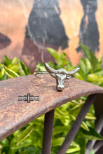Load image into Gallery viewer, Western Show Cuff