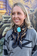 Load image into Gallery viewer, Rock Scarf Slides