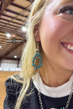Load image into Gallery viewer, Seniorita Earrings