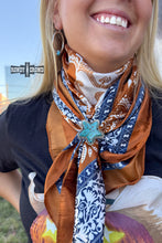 Load image into Gallery viewer, Roundup Scarf Slide
