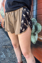 Load image into Gallery viewer, Mustang Ridge Shorts
