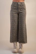Load image into Gallery viewer, Leopard Printed Marine Straight Pants
