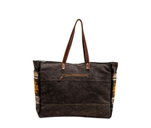 Load image into Gallery viewer, Trilang Weekender Bag

