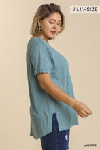 Load image into Gallery viewer, Linen Blend V-Neck-Plus
